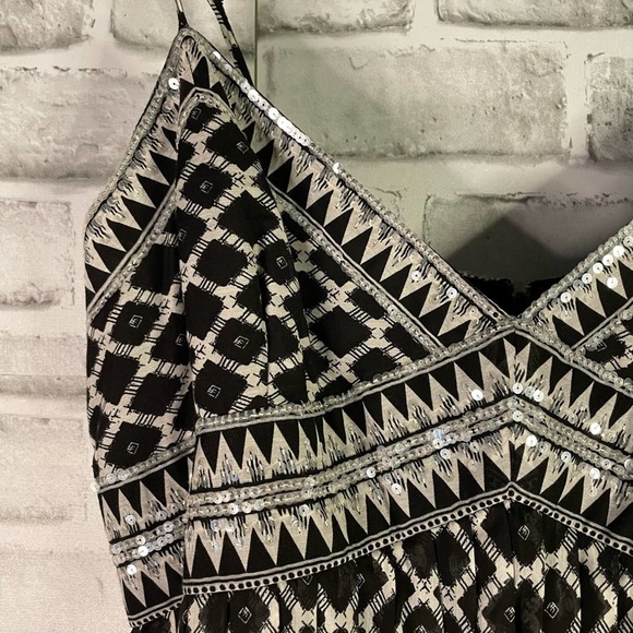 BCBG MaxAria Spaghetti Strap Black White Dress with Sequins Size 12 - Picture 11 of 14